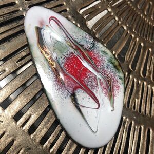 Gorgeous Artsy brooch pin